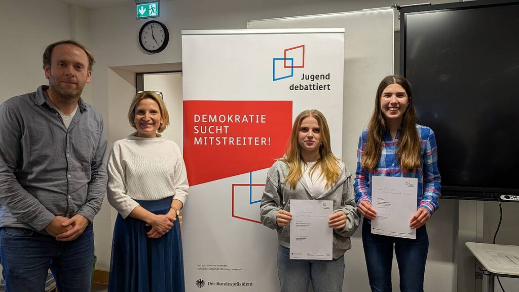 Jugenddabattiert2025 - Die Teilnehmerinnen der AMS
