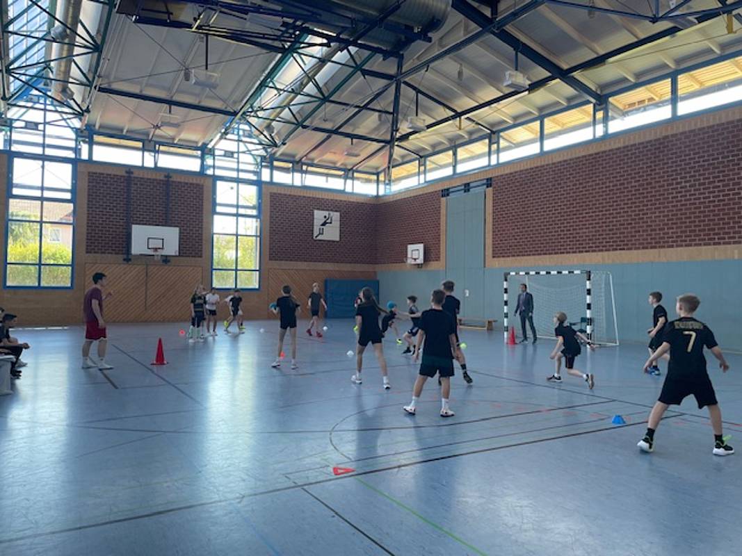 Zwei Teams während eines Spiels